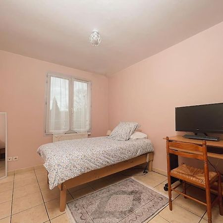 La Perle Rose Only Women Femmes Uniquement Apartment Vénissieux Exterior foto