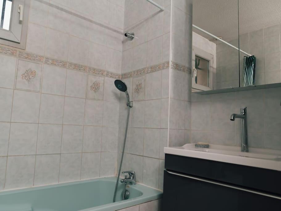 La Perle Rose Only Women Femmes Uniquement Apartment Vénissieux Exterior foto